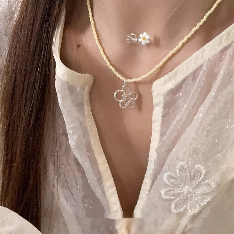 Women's hollow flower necklace with colourful beads on copper chain, Korean style with U-shaped pendant