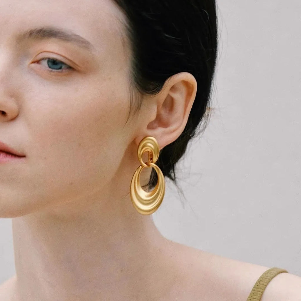 Women's French retro double circle earrings with U-shaped design in quicksand copper finish