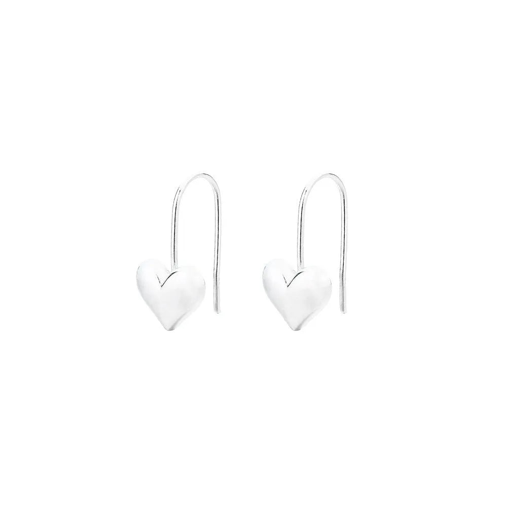 Silver-coloured heart-shaped earrings with three-dimensional glossy finish and Korean-style design