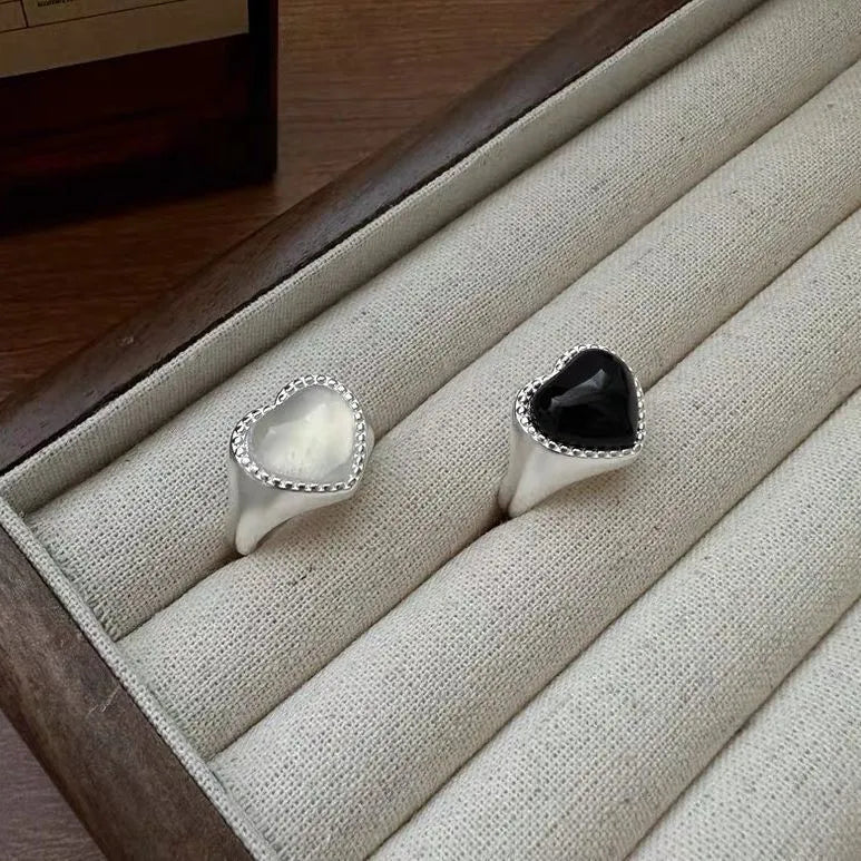S925 sterling silver adjustable ring with a black heart agate and open-mouth design detail.