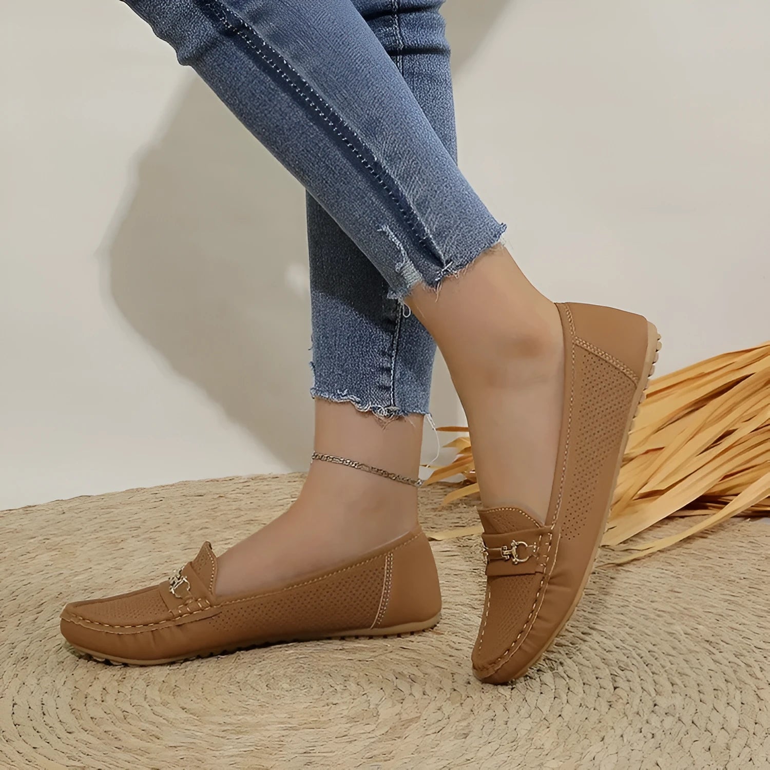Women's flat casual shoes in artificial PU, shown in solid white, black, or khaki colours.