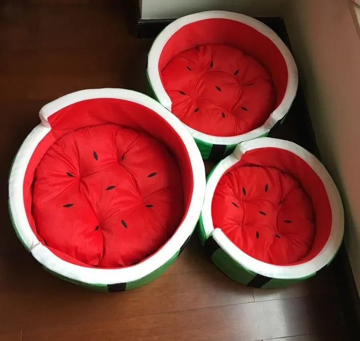 Watermelon pet kennel bed in Shu cotton, Watermelon Bed colour, for cats and small dogs in S, M, or L