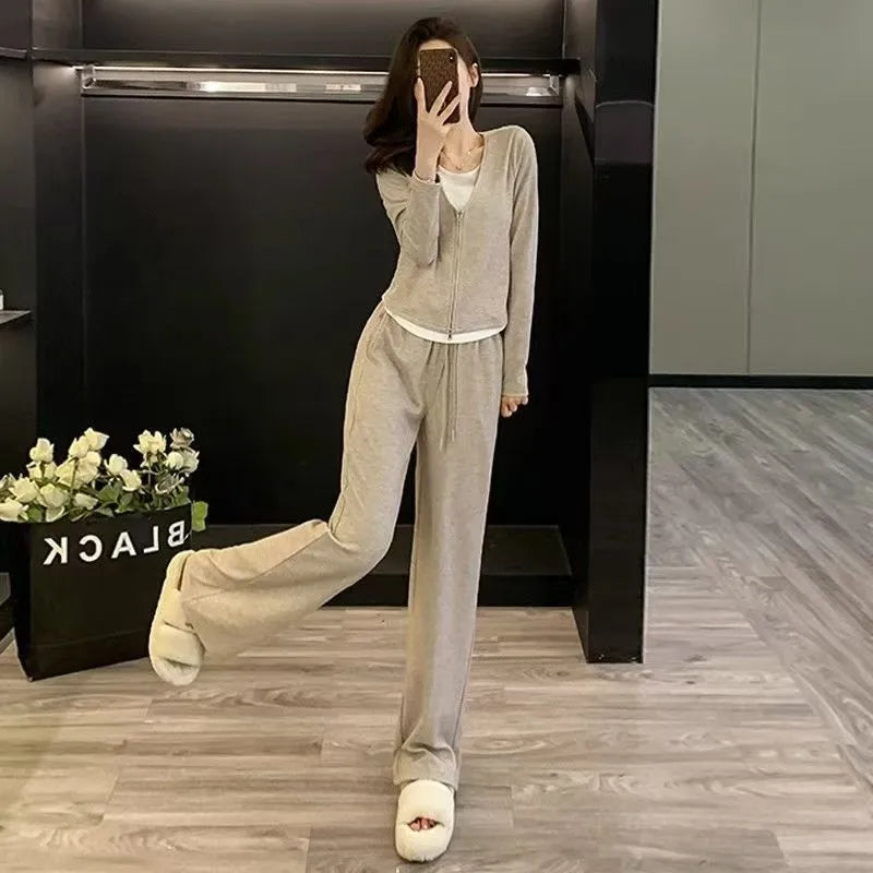Women's autumn casual sportswear suit with long-sleeve top and trousers in dark gray, oatmeal, or light gray