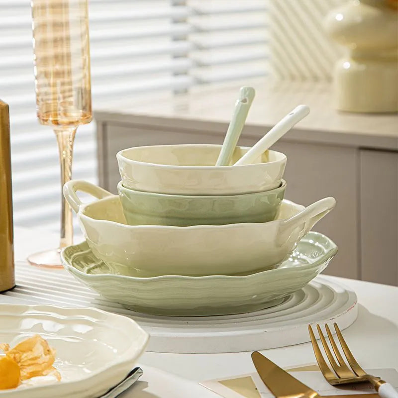 Seven-piece solid colour ceramic tableware set in a gift box, modern simplicity style.