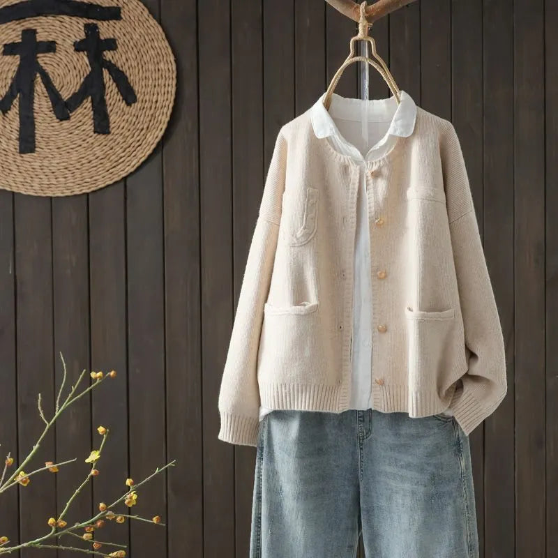 Autumn winter long-sleeved knitted cardigan with button pocket in solid colour queen style mercerised polyester