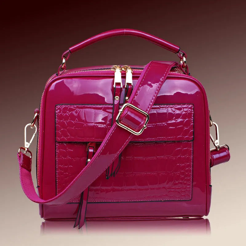 Ladies PU leather crossbody handbag in black, 22cm x 26cm x 13cm, shell shoulder bag for short trips