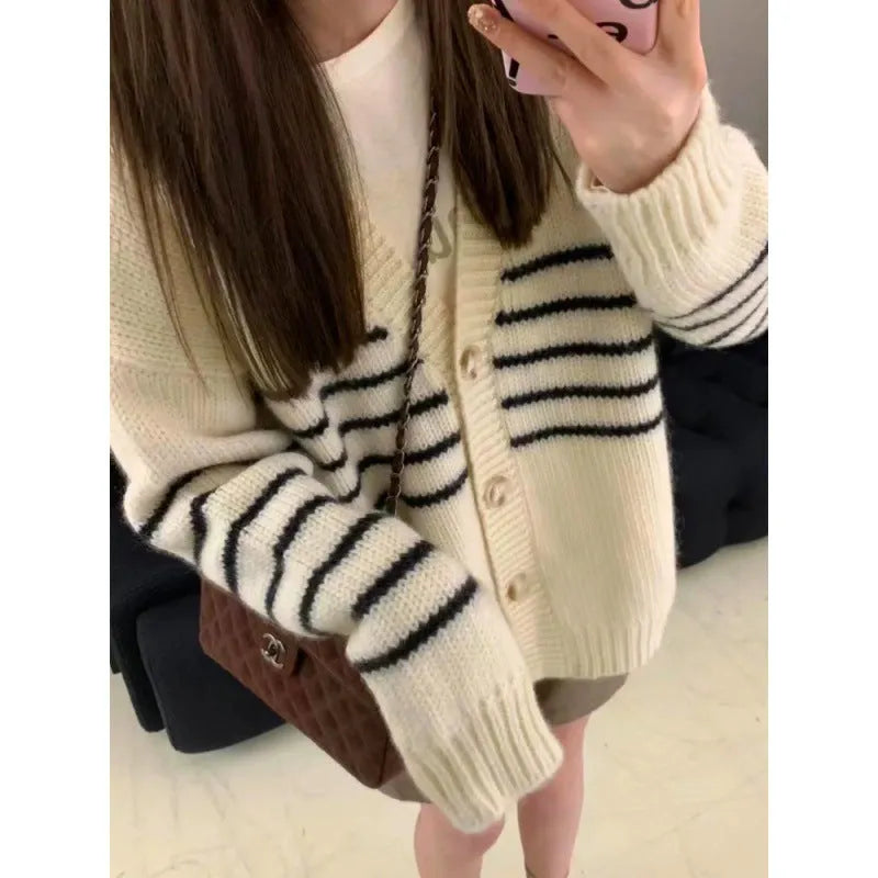 Polyester collar button cardigan with 3D pattern in Japanese Korean casual style