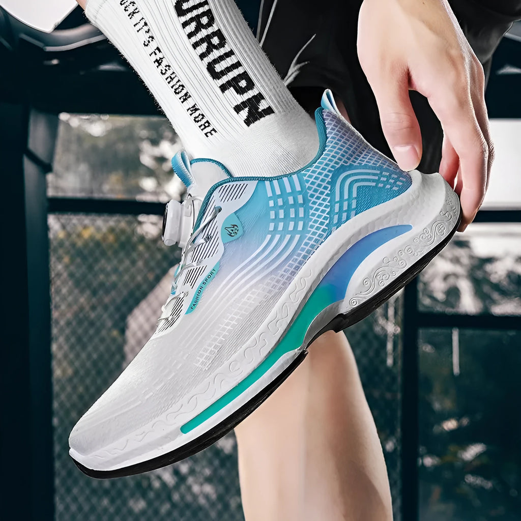 Men's low-top sneakers with mesh lining and rotating buckle closure in black and blue colour