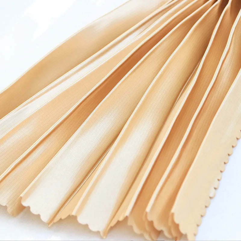 Auto-retractable car sunshade curtain in thick opaque cloth material showing roller shutter mechanism
