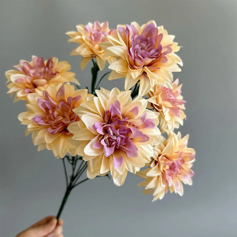 Artificial silk flower bouquet in multiple colours for desktop display fan