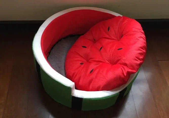 Watermelon pet kennel bed in Shu cotton, Watermelon Bed colour, for cats and small dogs in S, M, or L