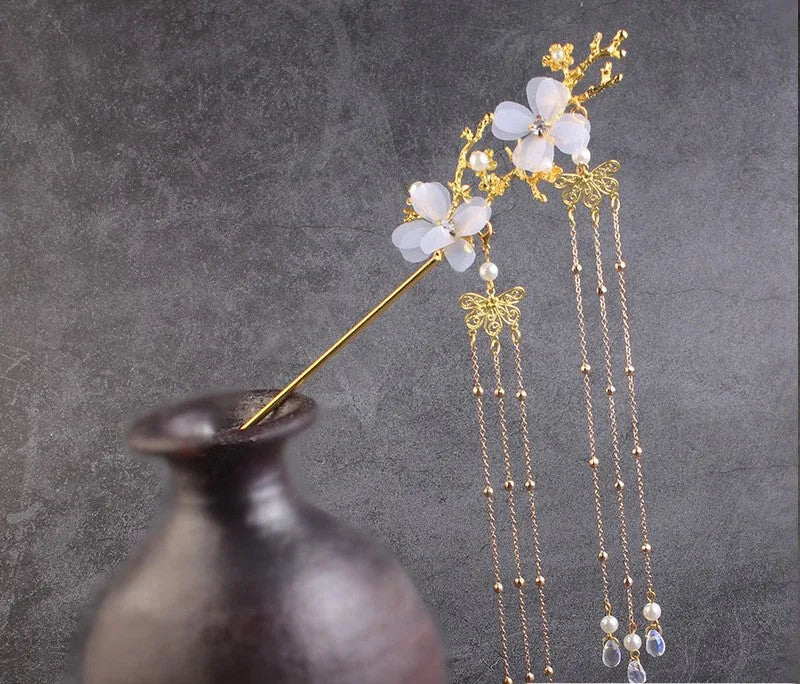 Ancient style Hanfu plum blossom branch tassel hairpin white flower drill clip gold and silver metal