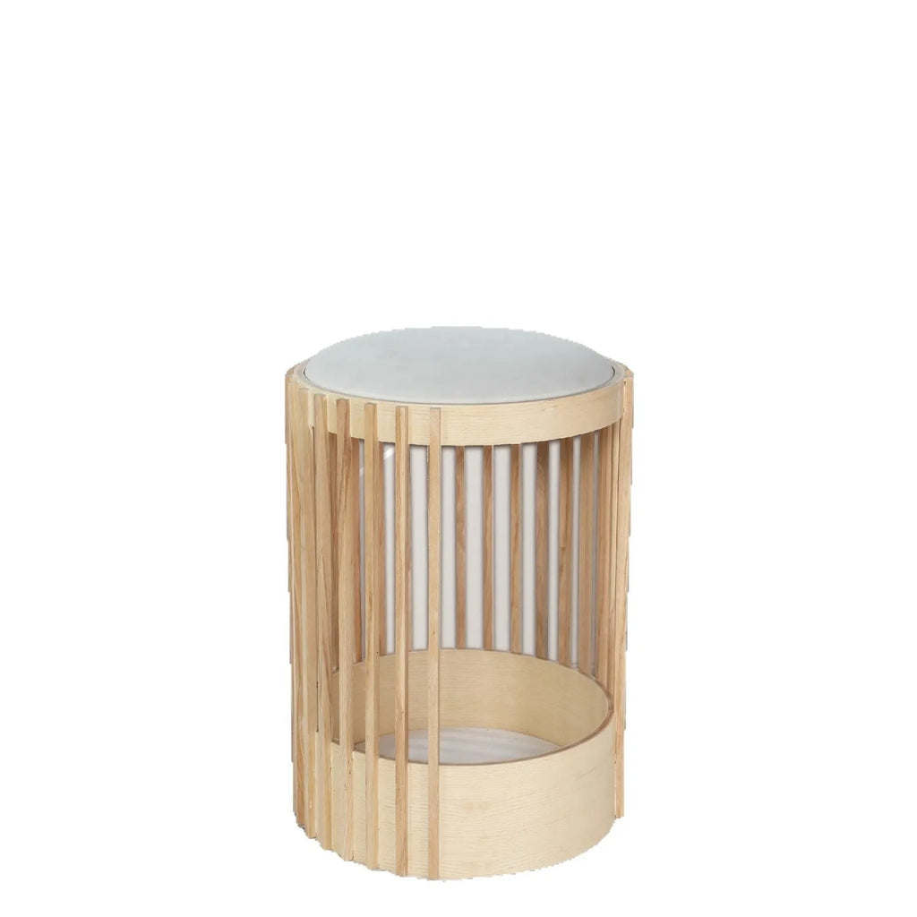 Simple solid wood cat climbing frame with 40x60cm size and bite-resistant column for indoor use