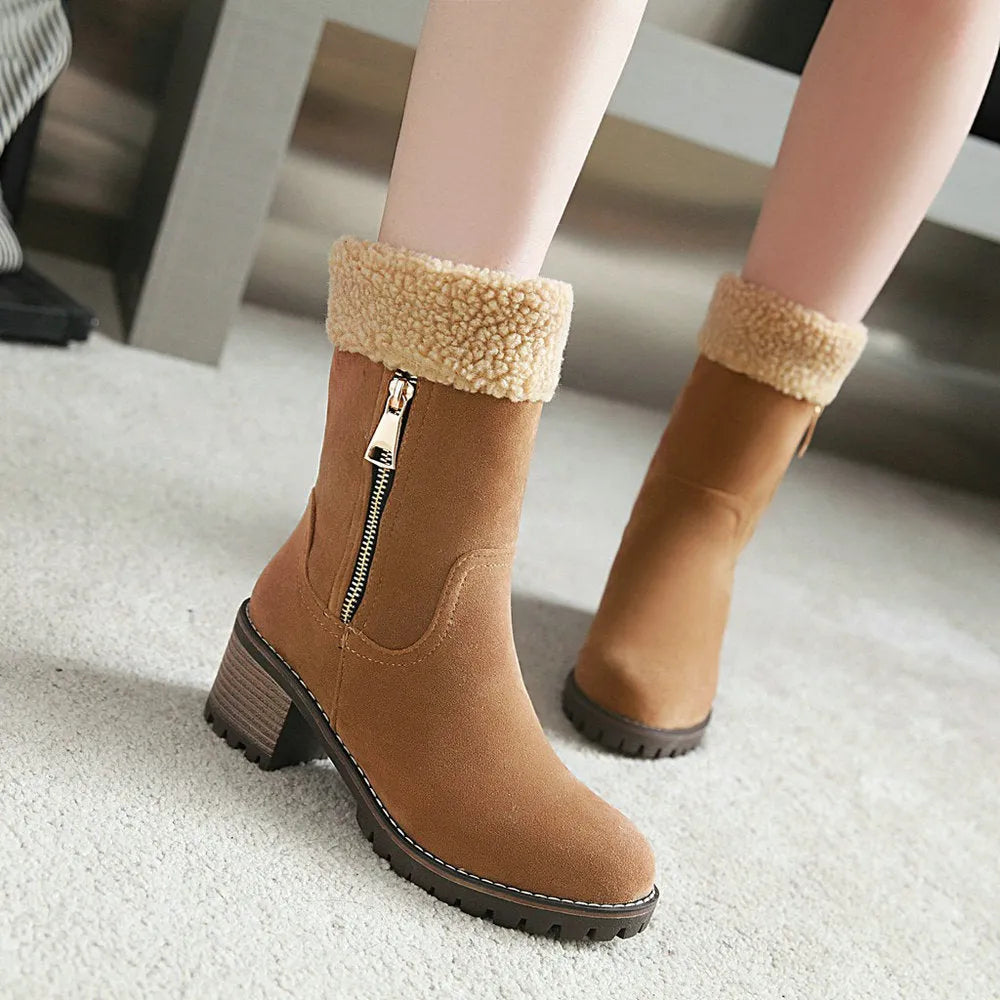 Snow boots with rubber sole and plush lining in black, grey, green, or orange colours