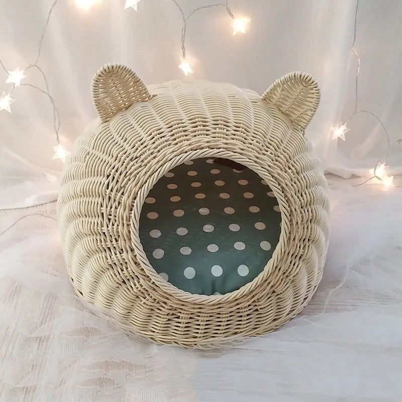 Beige rattan cat litter box with cat ear shaped top and fabric lining, medium size 42cm