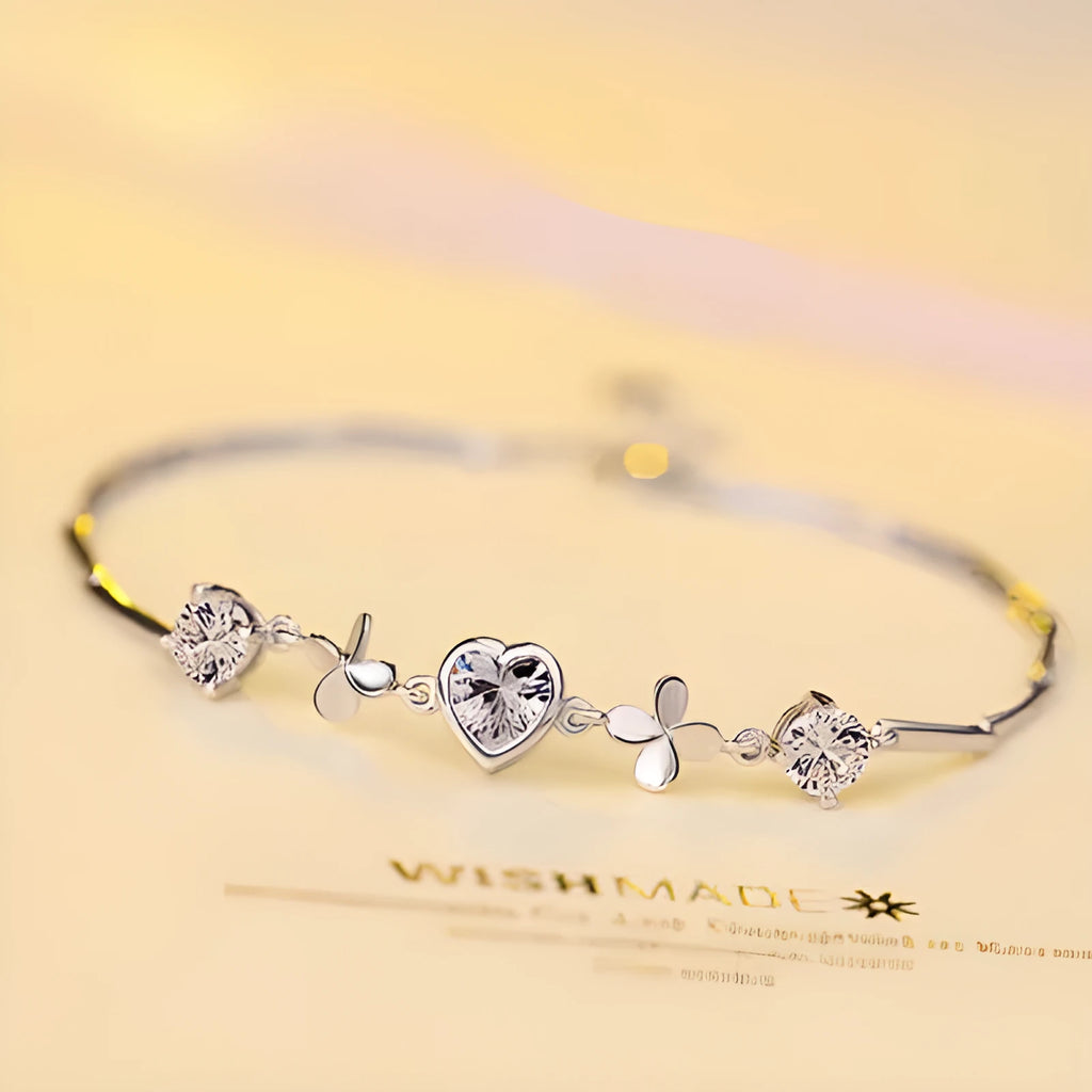 S925 sterling silver bracelet with heart-shaped clover pendant, white finish, 7mm x 7.3mm motif, 15cm plus 3cm extension chain