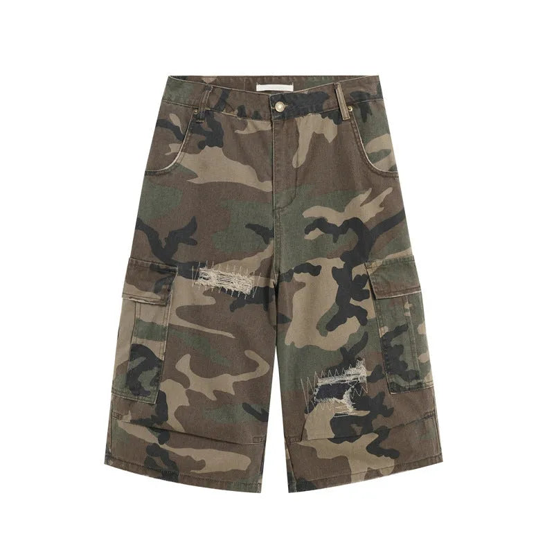 Men's loose straight camouflage cropped jeans with retro patch and ripped detailing in cotton fabric