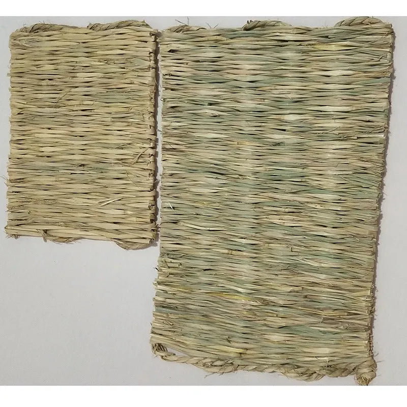 Natural straw hay mat 40x28 cm hand-woven brown for rodent cage chew toy and bed