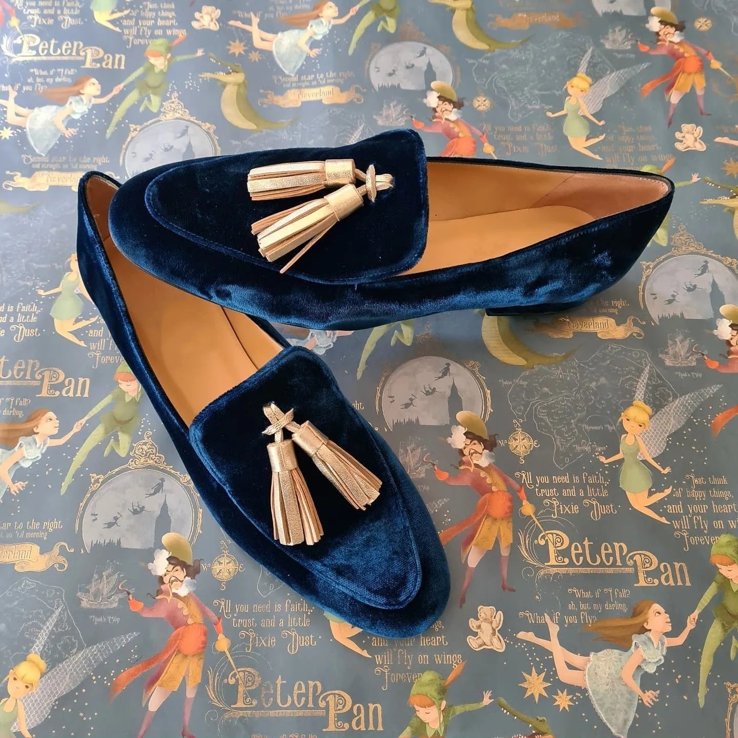 Low-cut tassel flat pumps for women in suede with shallow mouth, blue colour, size 34-43