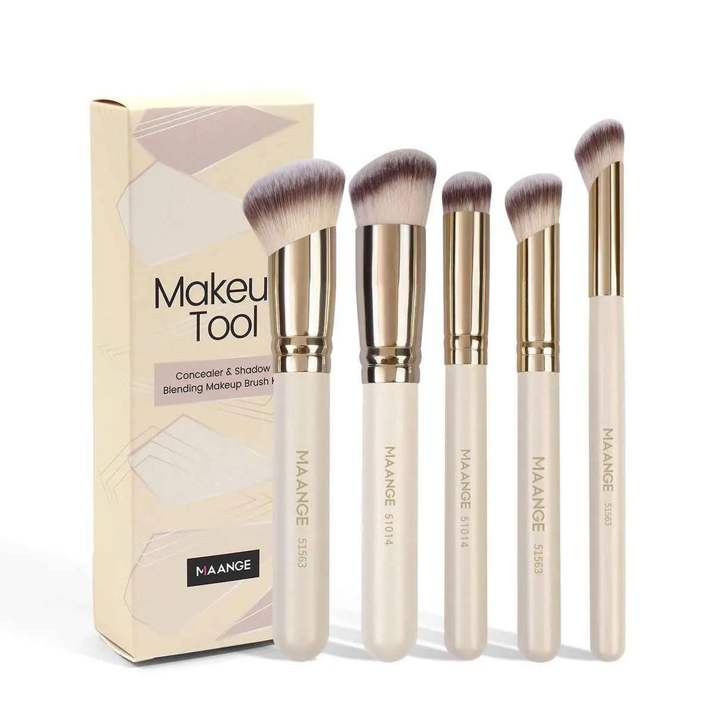 Apricot coloured MAANGE angled blush brush and 4-piece makeup brush set on white background