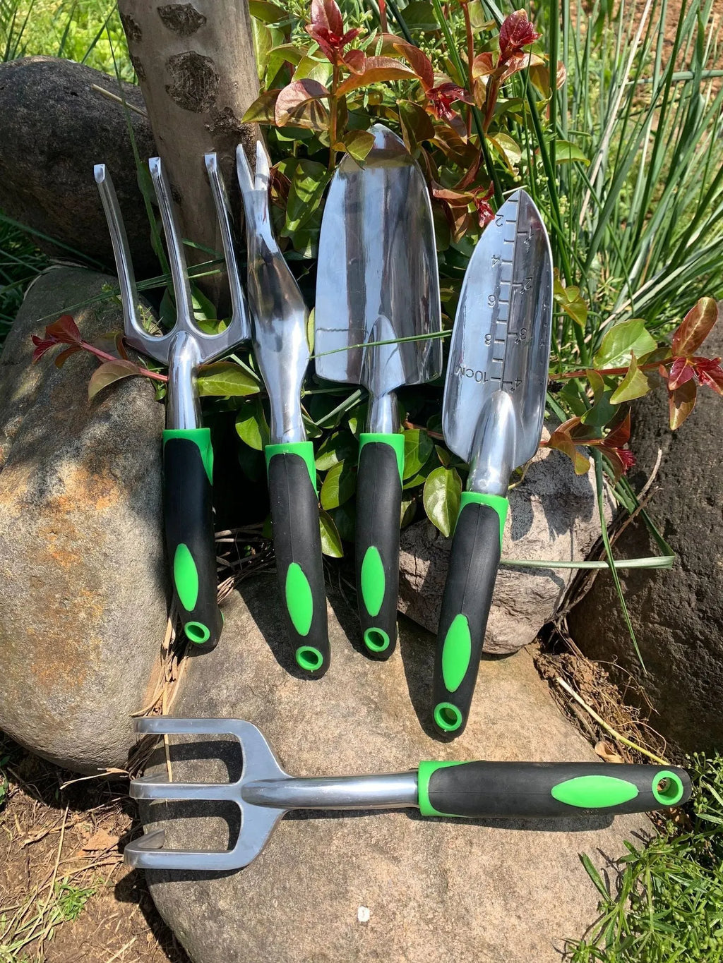9-piece aluminum alloy gardening tools set with green handles and silicone shovel
