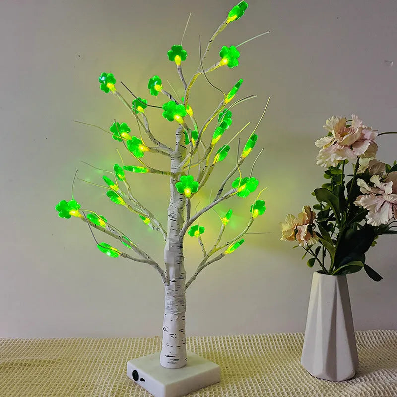 St Patrick's Day clover tree light with battery box, 30 LED beads, 3000K warm light, and ABS shell