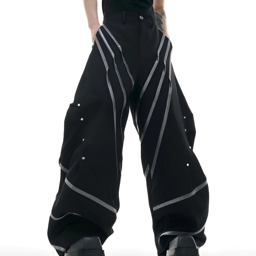 Men's polyester trousers with three-dimensional cutting and metal striped rivet pleats in black or white colours