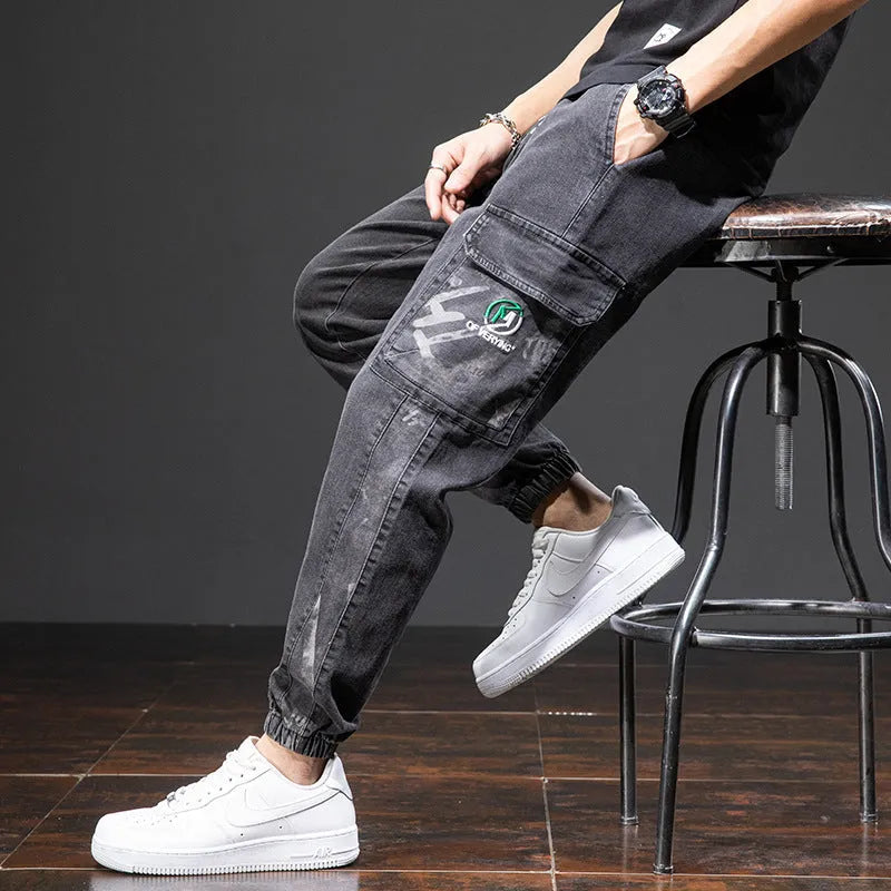 Men's loose cargo jeans with straight leg and micro-elastic cotton fabric in blue colour