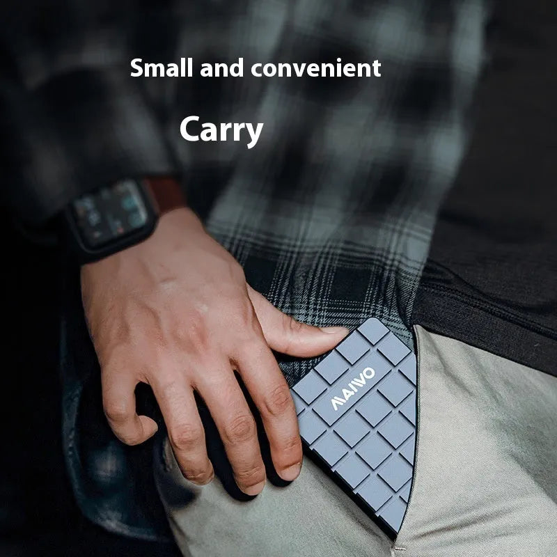 USB4 hard disk enclosure with aluminium alloy case measuring 50x118x13mm