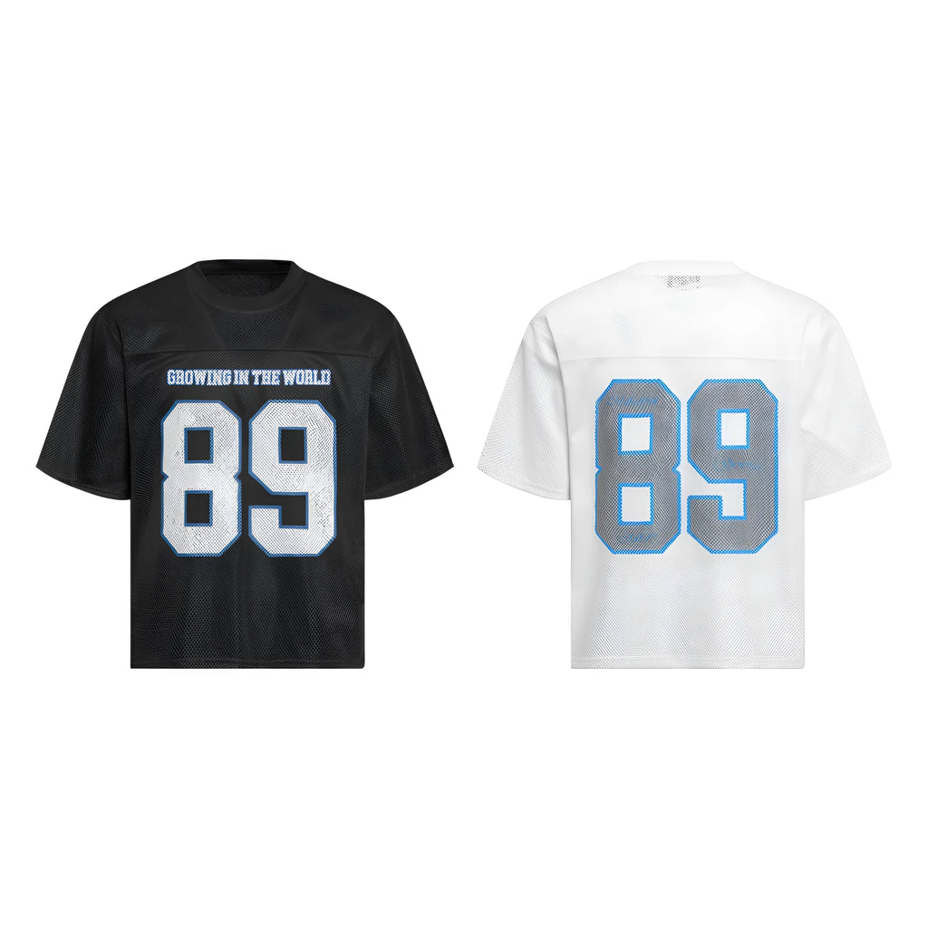 Men's loose-fitting black and white t-shirt with regular sleeves for casual leisure wear