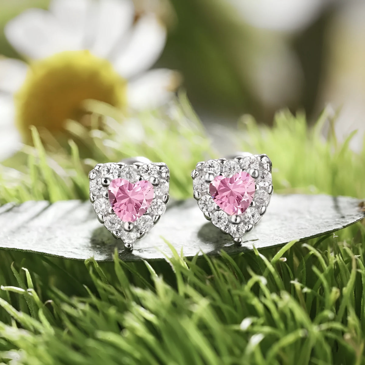 925 silver heart stud earrings with zircon detail in white or pink diamond colour