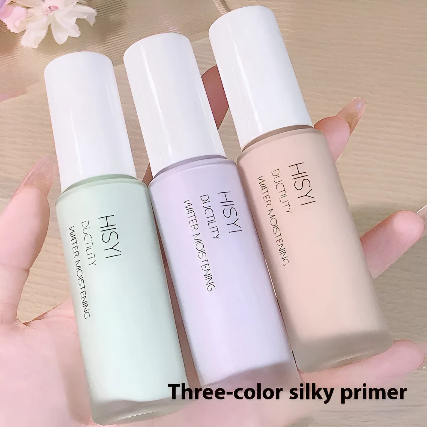 Silky clear brightening makeup primer in three colour-coded specifications