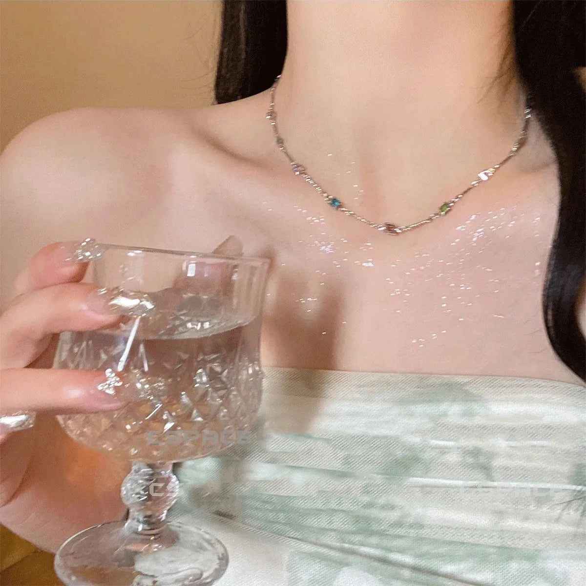 Square colour geometric clavicle chain necklace with artificial crystals in gold or white K tone finish.