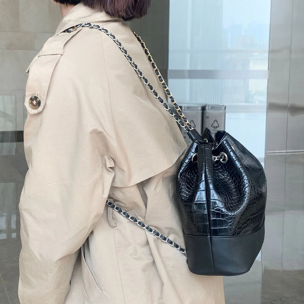 Women's black PU large capacity shoulder bag with chain detail, 22x29x10.5cm