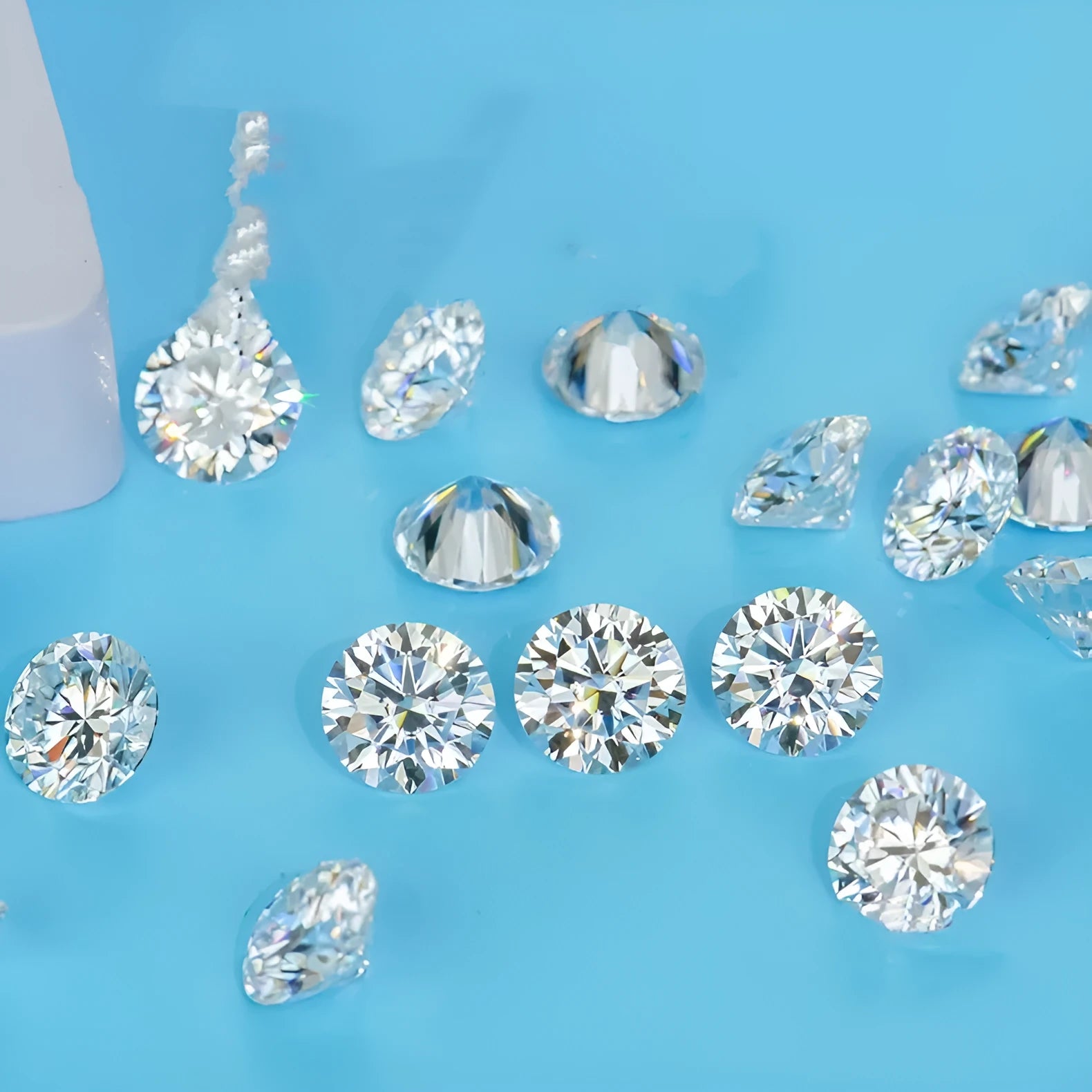 Round moissanite stone with eight hearts and eight arrows cut in D VVS1 clarity