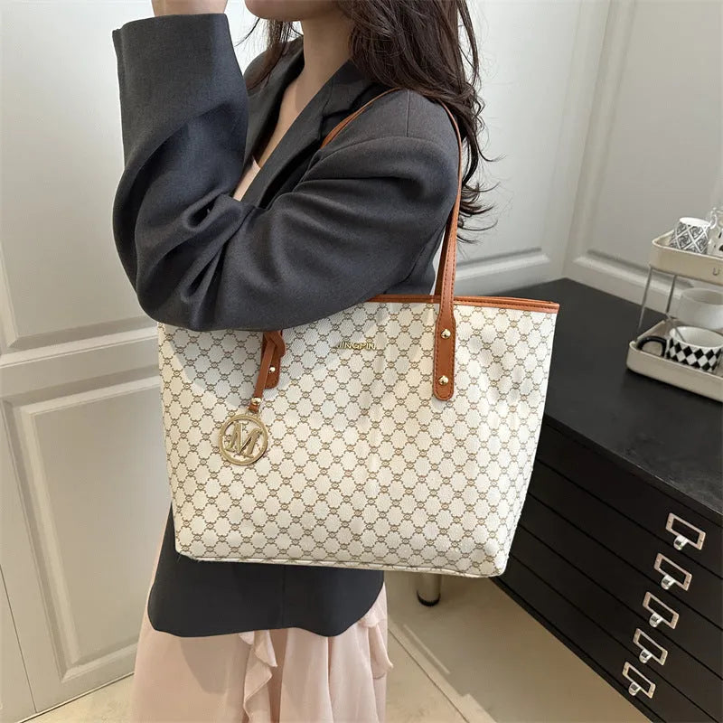 PU shoulder bag in street trend style with visible sewing thread detail