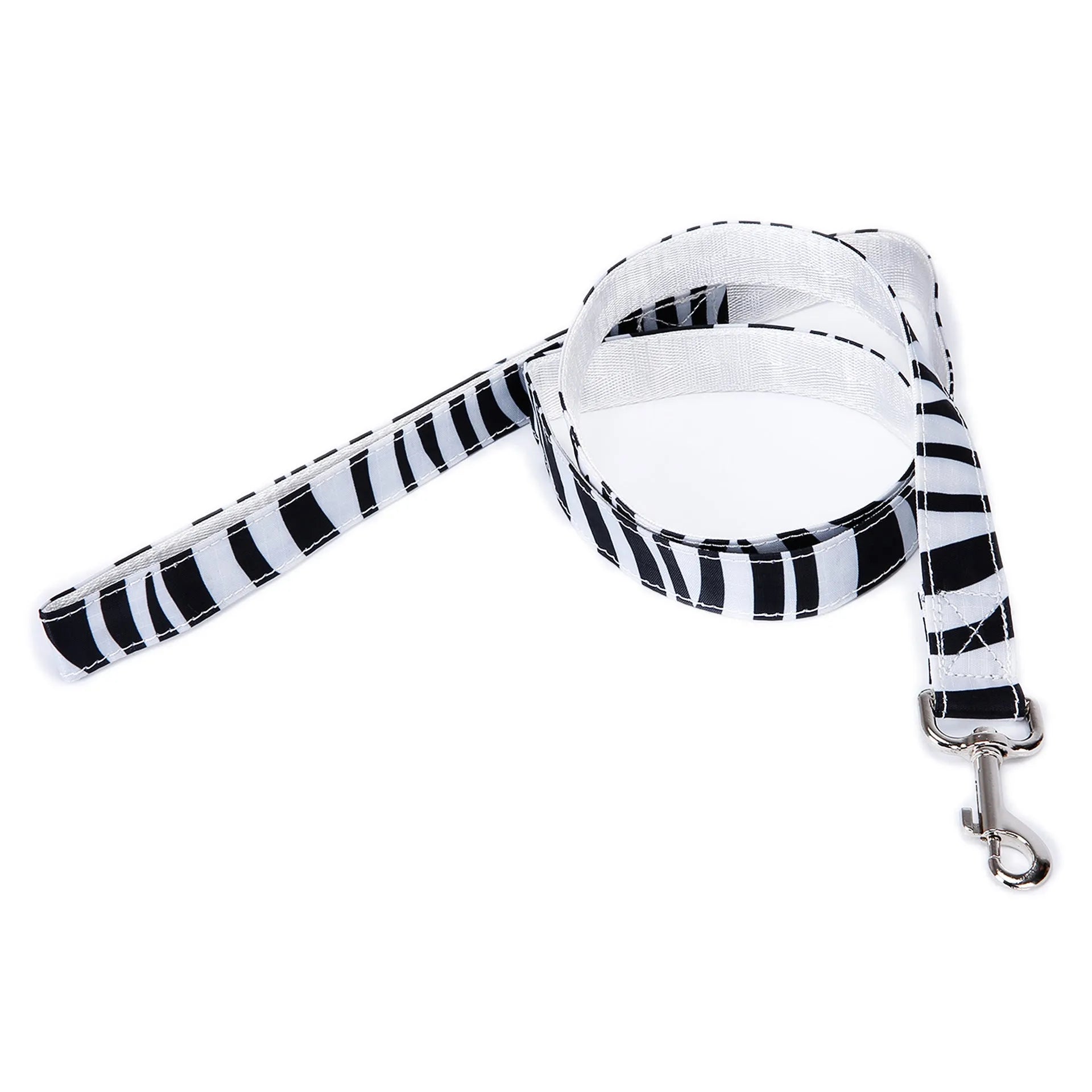 Black dog leash extension with plaid stripe pattern, measuring 120cm long and made from imitation nylon.