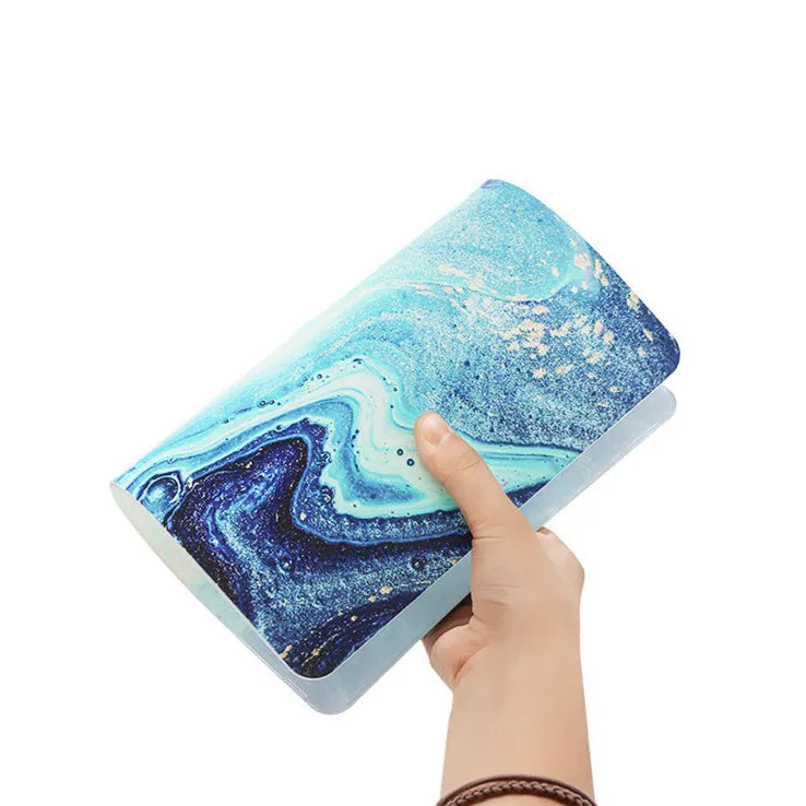 Plastic hard shell case for MacBook in black, white or RS555, thin and scratchproof, with top and bottom pieces.