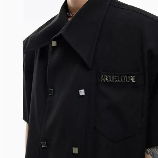 Men's loose casual short-sleeved shirt in blue with lapel collar and button details