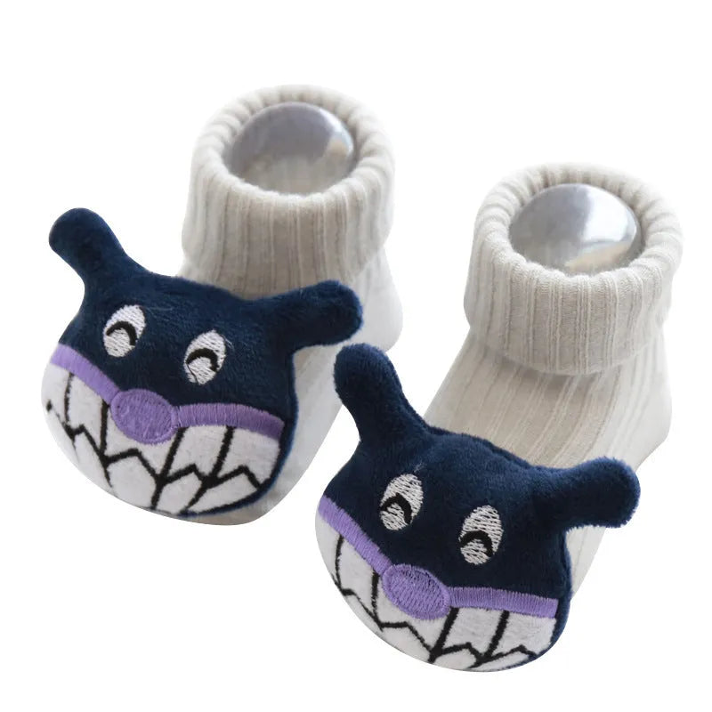 Baby socks in cotton with breathable sweat-absorbing features, available in multiple colours and XS S M sizes for infants