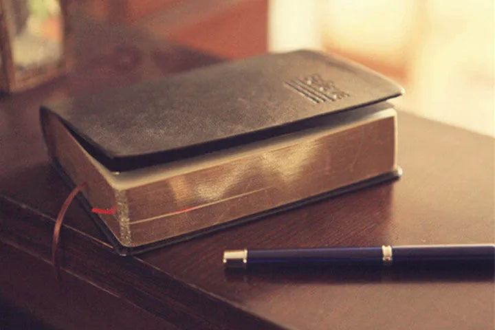 Large thick leather Phnom Penh notebook with 480 pages, gold cover, 17x12 cm