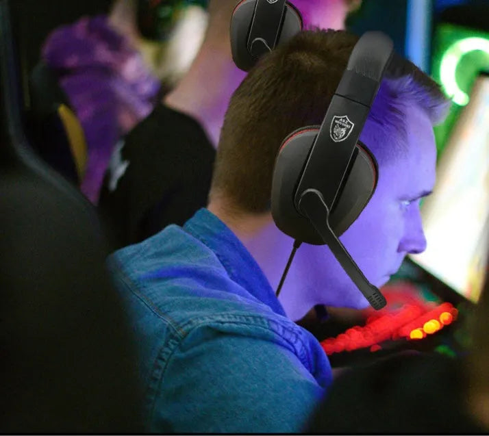 Black wired gaming headset with 40mm speakers and 1.2m cable with 6.3mm plug