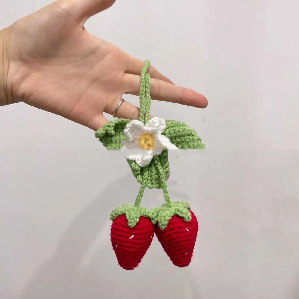 Handwoven strawberry-shaped car pendant decoration in cotton and hemp materials