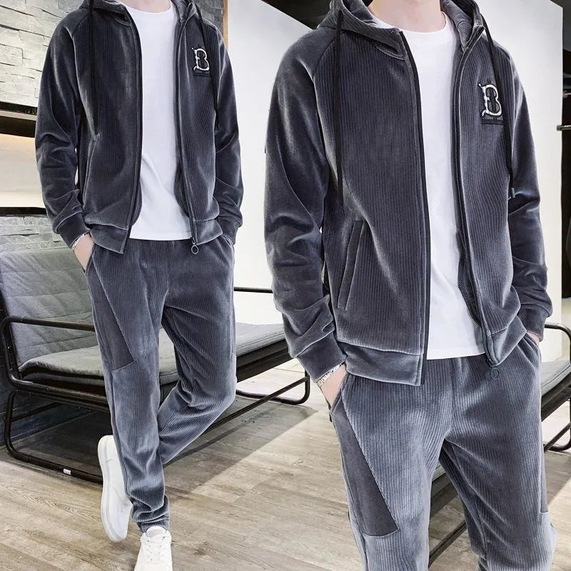 Gold velvet sports suit for men in black featuring a seven-sleeve top and trousers with size M to 4XL options