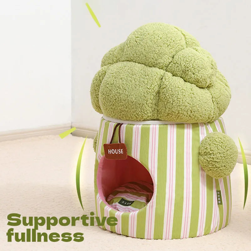 Green enclosed small dog and cat house with cauliflower tree hole nest design