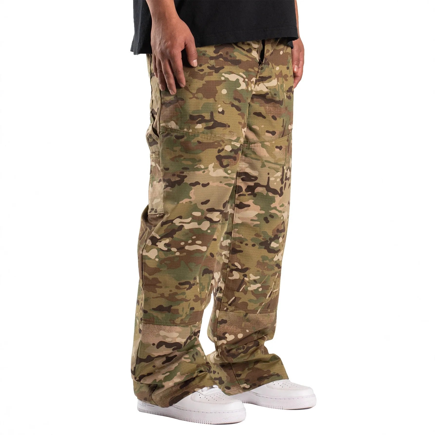 Men's loose camouflage workwear jeans in cotton denim, straight leg mid-waist with zip fly, green colour