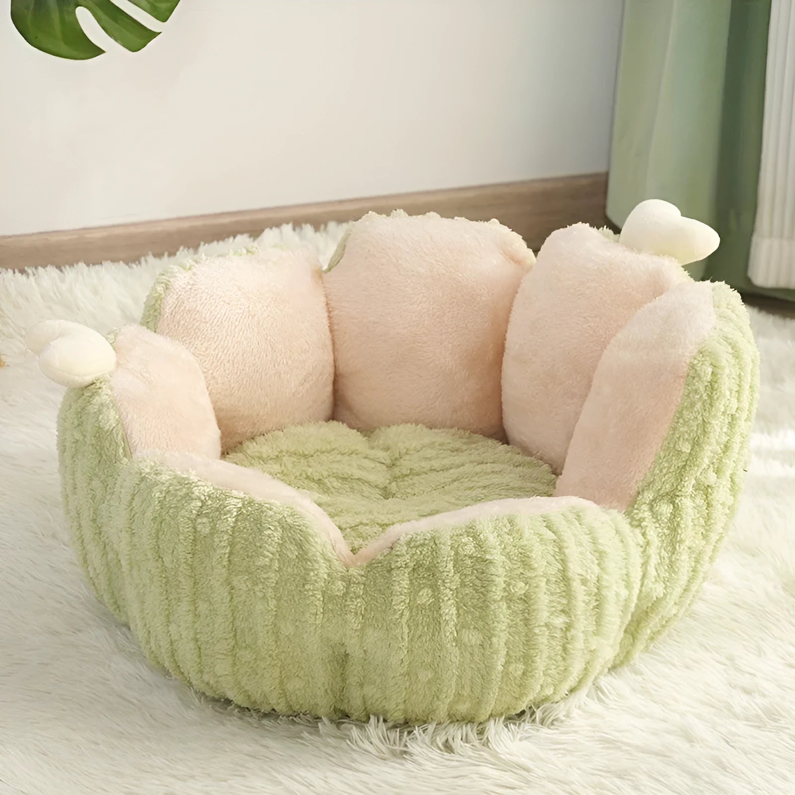 Green or purple cactus-designed soft cat litter kennel showing large and small size options
