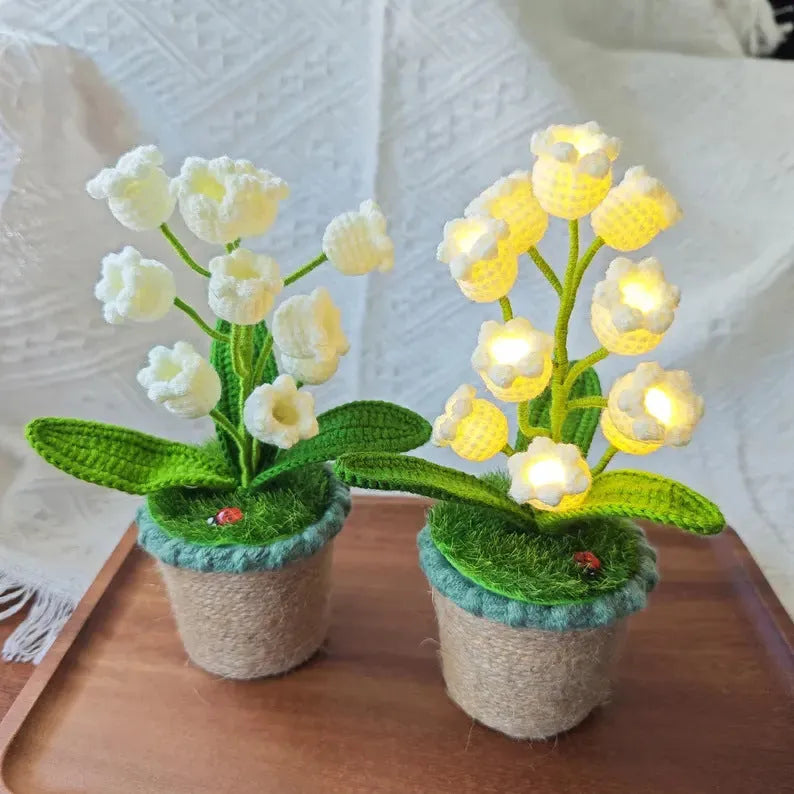 Handmade wool crocheted potted small night lamp with USB cable, 9 head Linglan style in pink