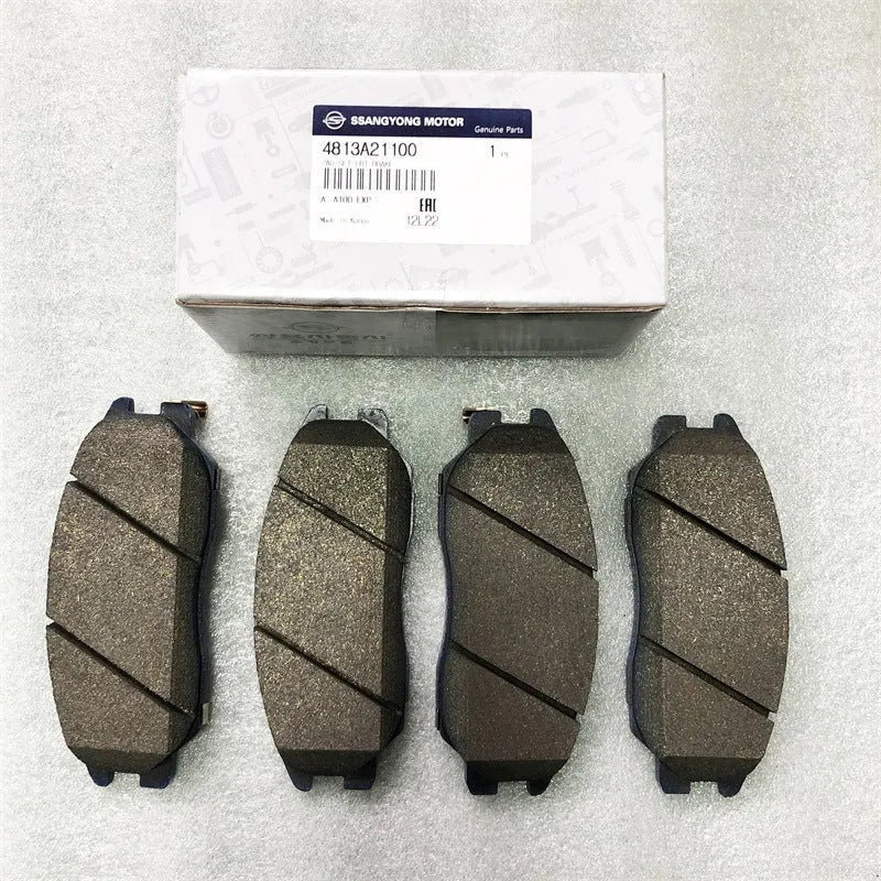Aiteng Kyron Rester brake pad set with reference numbers 4813009A10 and 4813008BA0 for SUV braking system