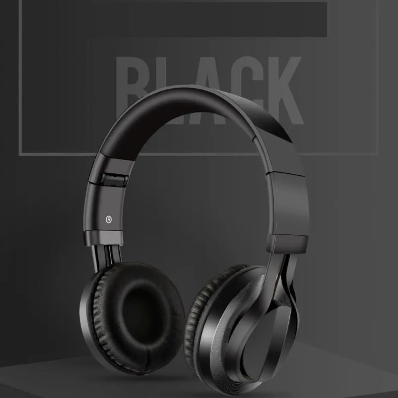 Wired over-ear headphones with microphone for karaoke and mobile phone use